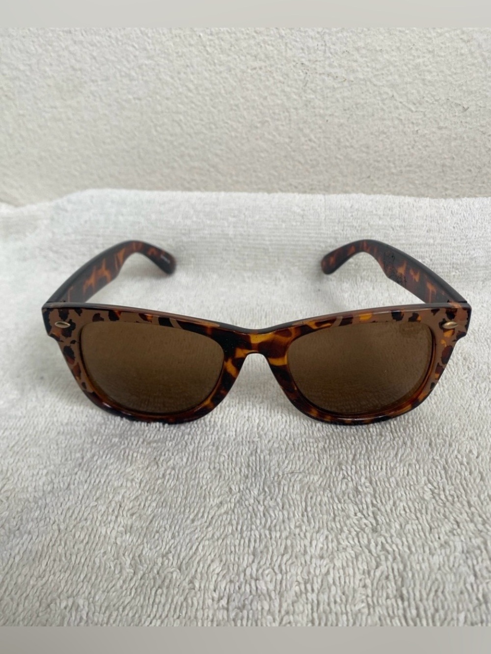 Betsey Johnson Betseyville Women's Brown Cheetah Sunglasses Girlhoodcore Retro